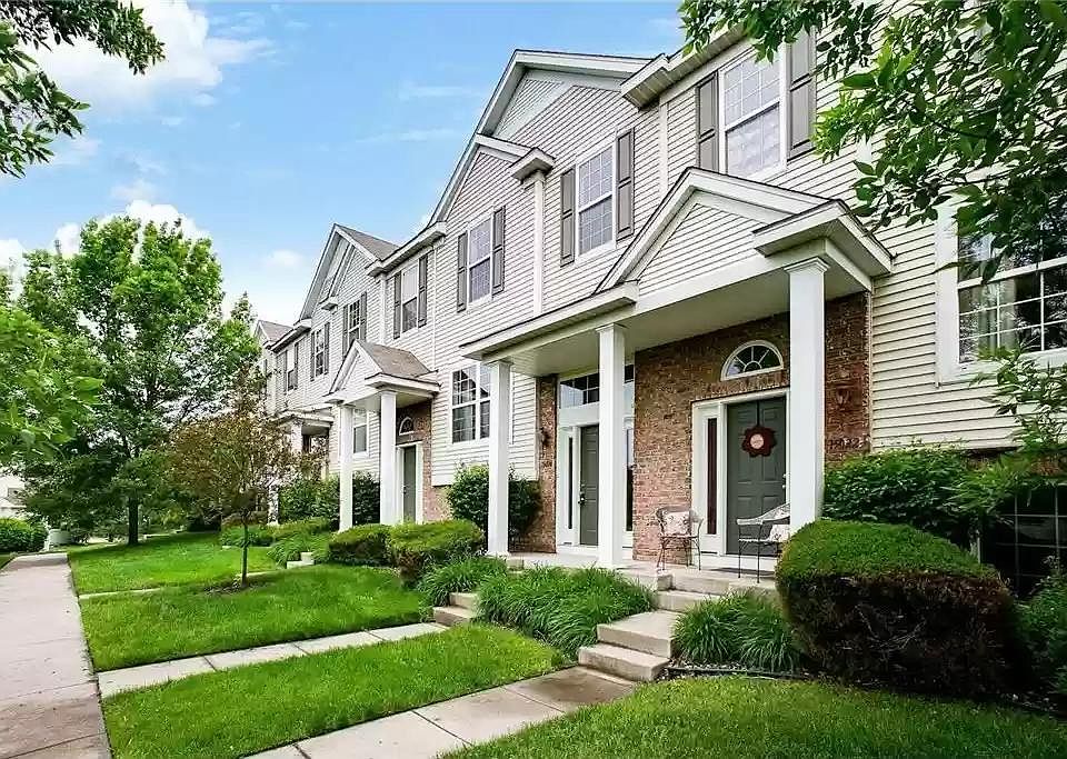 1st image of 15024 Farnham Ave N
