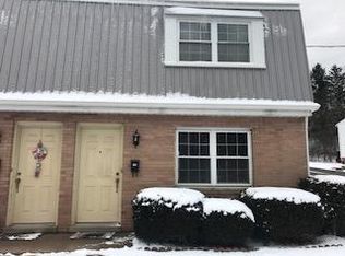 400 Clinton Ave #203, Oakdale, PA 15071