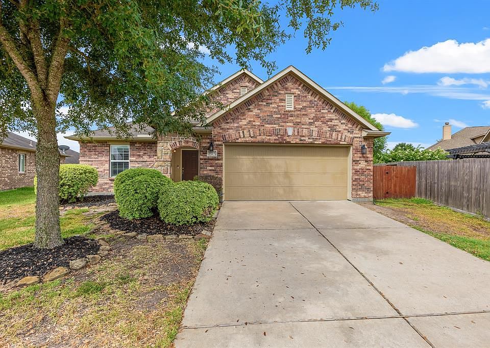 1st image of 21474 Kings Bend Dr