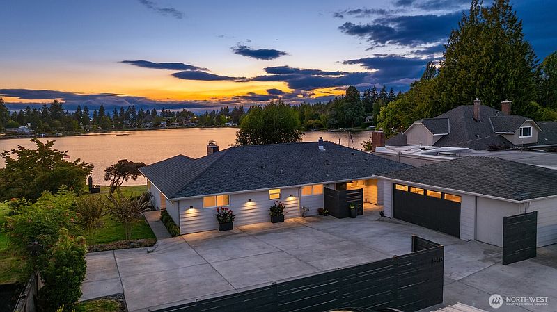 2nd image of 15413 11th Avenue SW