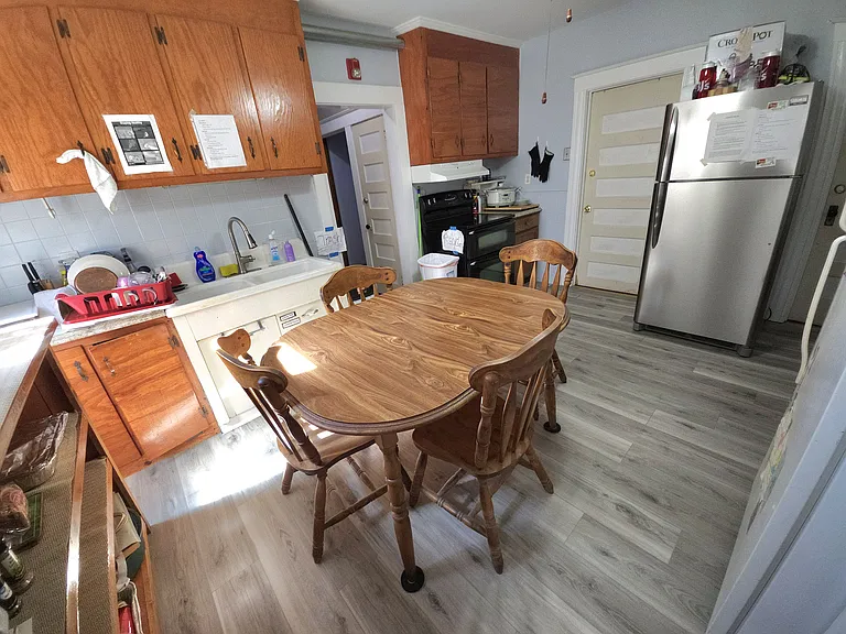 485 Stanley St #F1R4 — Photo 2