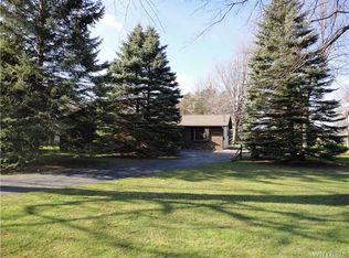 5939 Robinson Rd, Lockport, NY 14094