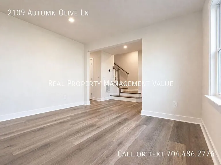 2109 Autumn Olive Ln — Photo 21