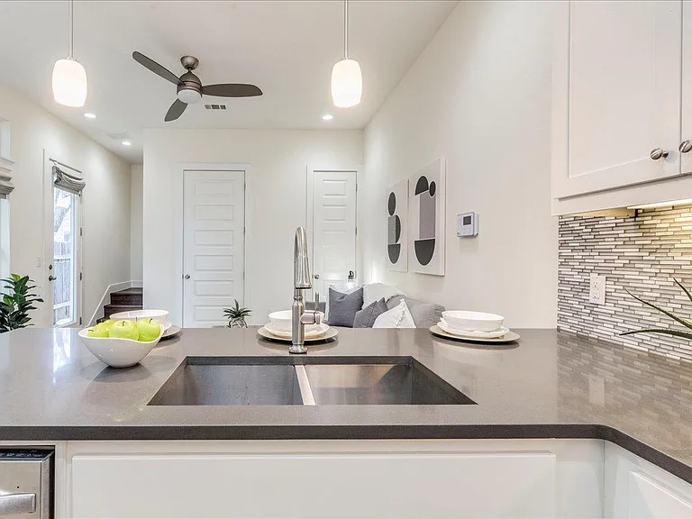 1106 Lambie St #C — Photo 4