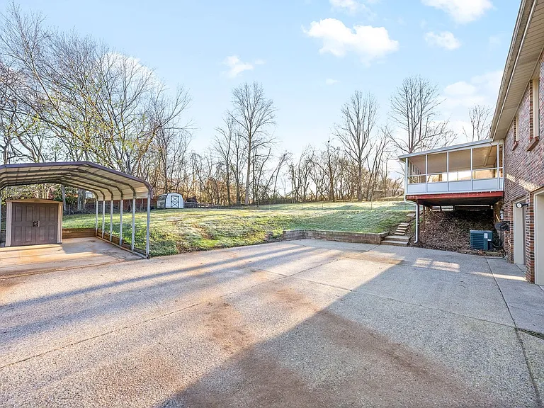 1835 Warren Dr — Photo 32