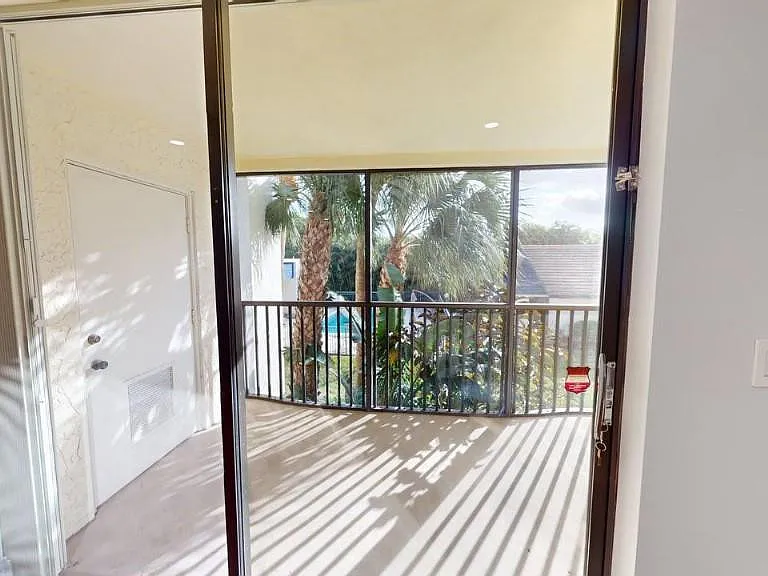 1555 S Federal Hwy #206 — Photo 9