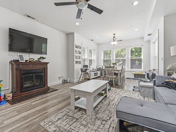 2nd image of 7733 N Marshfield Ave