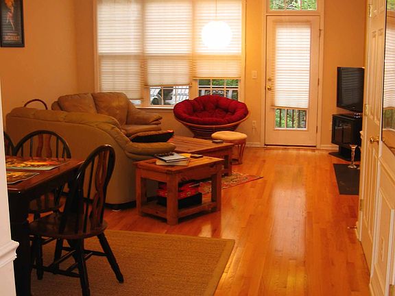 Dining area/Living room