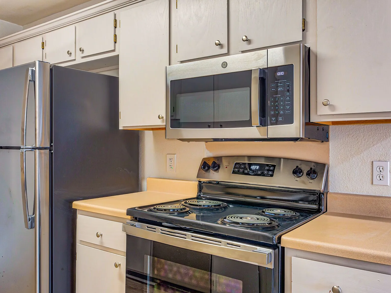 Parkridge Apartments — Photo 1