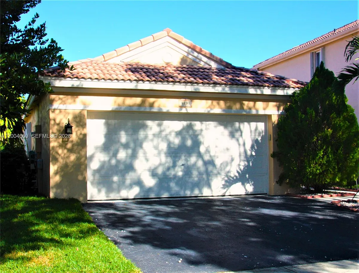 Photo 2 of 14 - 4291 Magnolia Ridge Dr - Weston, FL Building Photo - 4291 Magnolia Ridge Dr