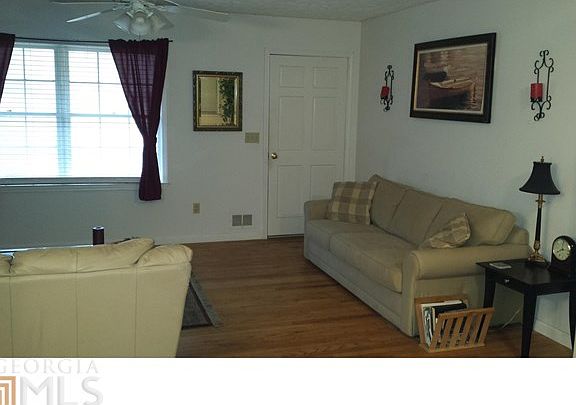 5th image of 4085 Oak Crest Dr