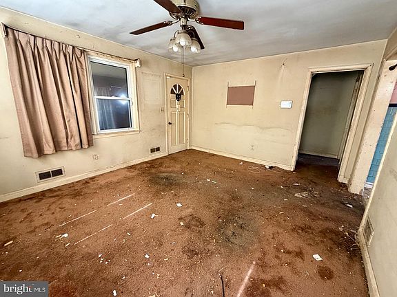 4th image of 6521 Ridge Rd