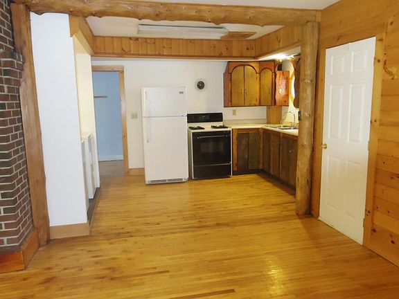 kitchen w/appliances