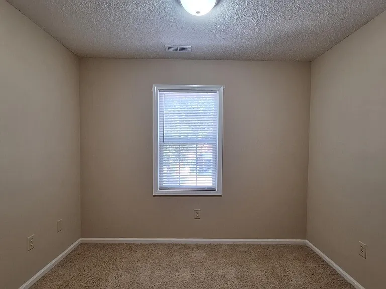 3445 Westgate Dr — Photo 10