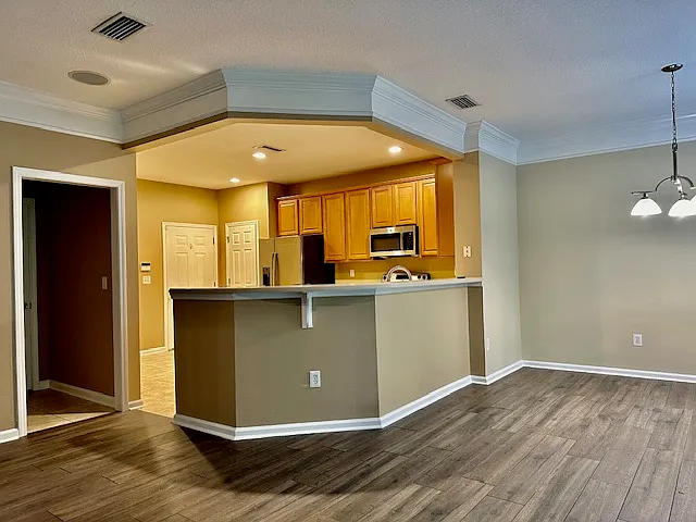 3 bed, 2.5 bath, 1858 sqft, $2,250 — Photo 3