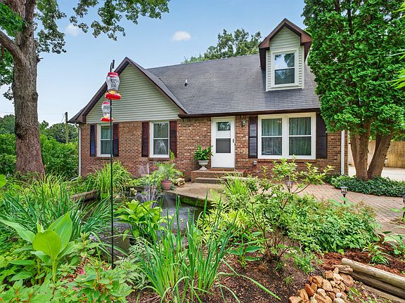 5th image of 410 Spencer Ln