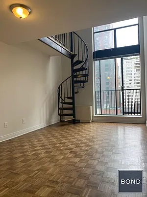 Rented by Bond New York | media 25