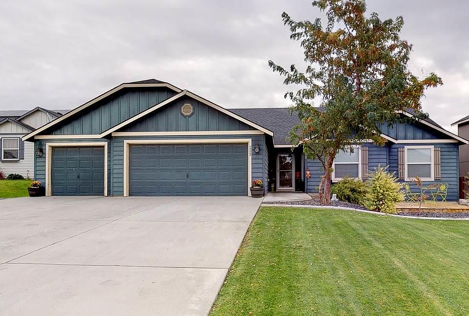 1st image of 2122 Pinewood Ct