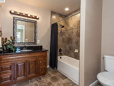 1529 Mitchell Ave — Photo 5