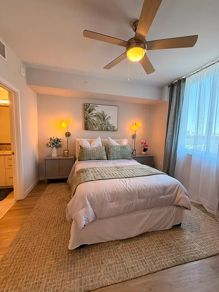 2 bed, 915 sqft, $2,599 — Photo 4