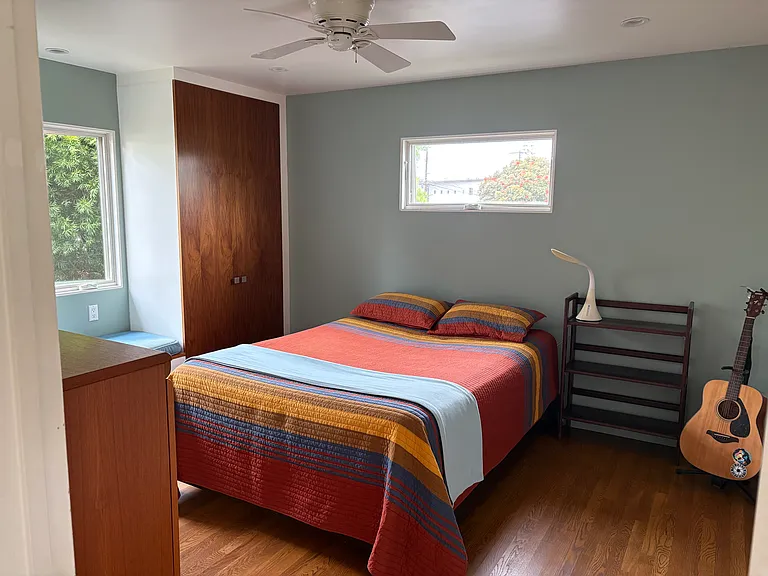 737 Broadway St — Photo 16