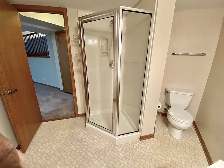 8626 Seasons Ct — Photo 17