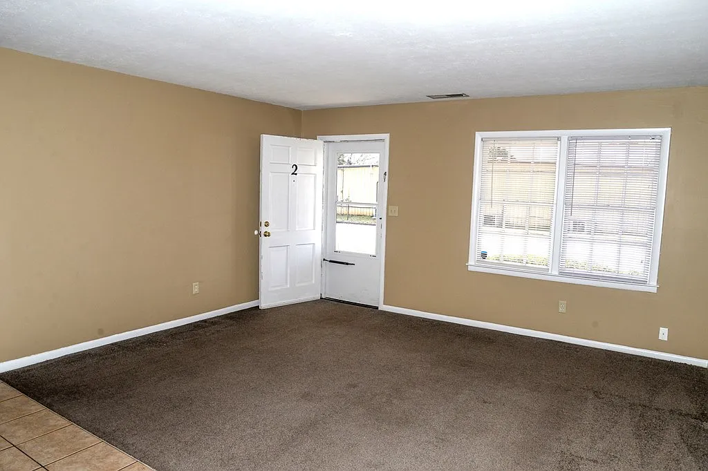 Building Photo - 107 N McDougald Ave #2