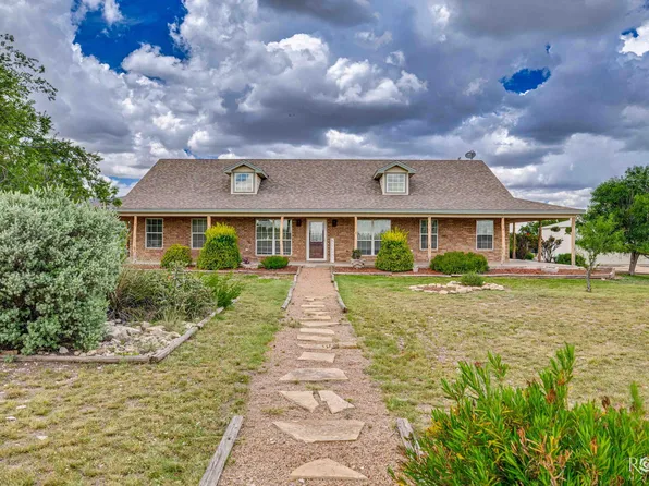 5850 Green Oaks Dr, Christoval, TX 76935