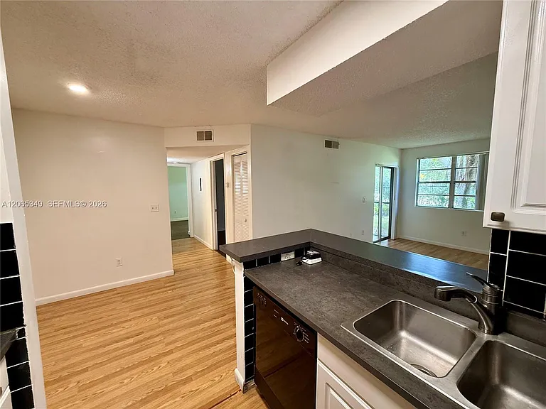 1237 SW 46th Ave #803 — Photo 7