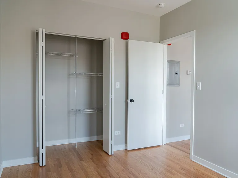 3051 W Leland Ave — Photo 21