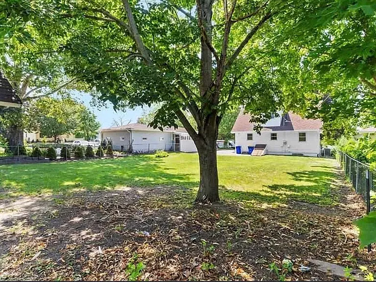 20 N George St — Photo 5