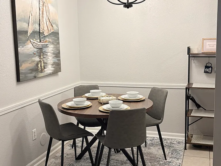 507 W Westview St #5 — Photo 3