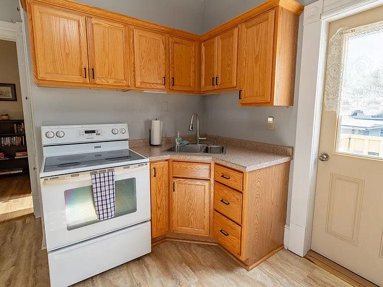 1025 Cameron Ave — Photo 14