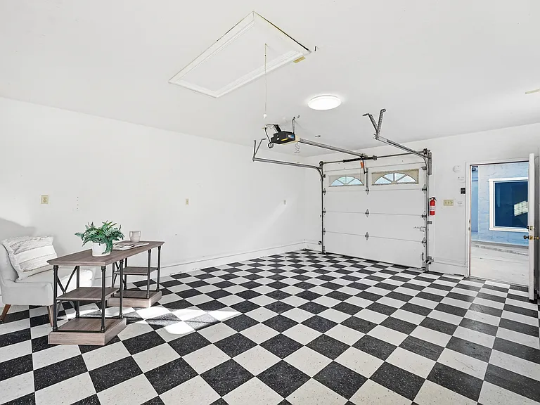 205 Caldwell Ave — Photo 38