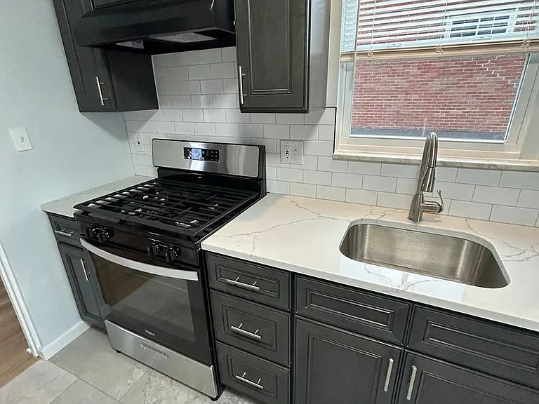 506 Crescent Boulevard Ext — Photo 20