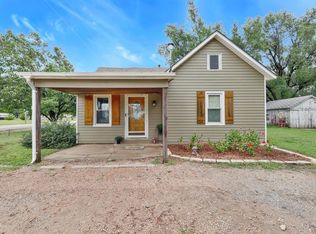 13101 E Maple Grove Rd, Mount Hope, KS 67108