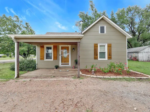 13101 E Maple Grove Rd, Mount Hope, KS 67108