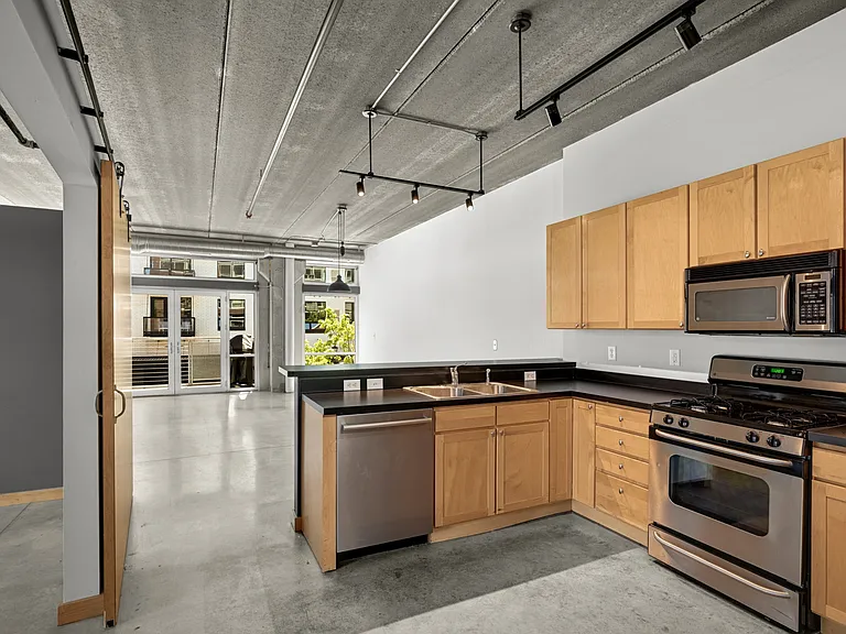 710 N 4th St #E213 — Photo 5