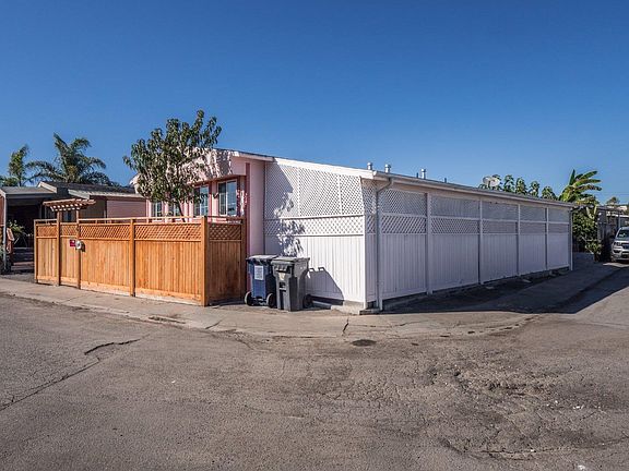 2nd image of 525 Airport Blvd #36