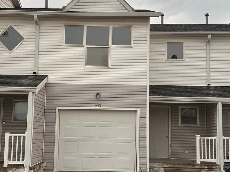 434-446 Hawthorne Cir — Photo 13