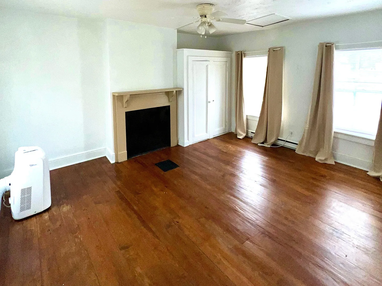 3 bed, 1.0 bath, 1400 sqft, $1,800 — Photo 4