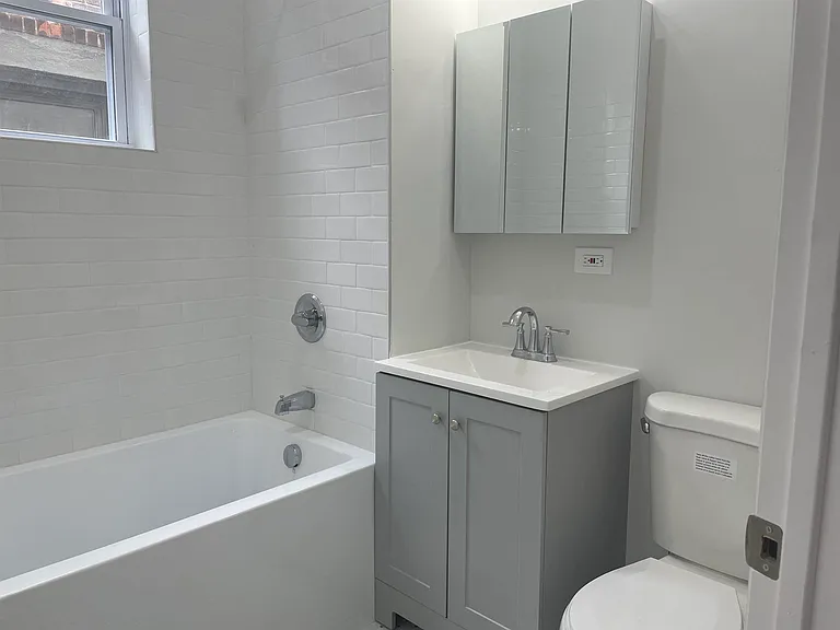 1619 Palisade Ave #4L — Photo 13