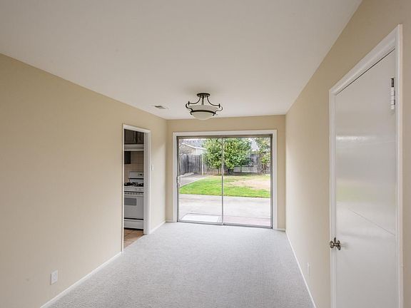 5th image of 1525 Hemlock Ave
