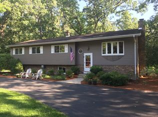 2415 Timber Trail Dr, Crystal Lake, IL 60012