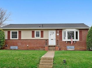 207 Hillcrest Rd, New Holland, PA 17557