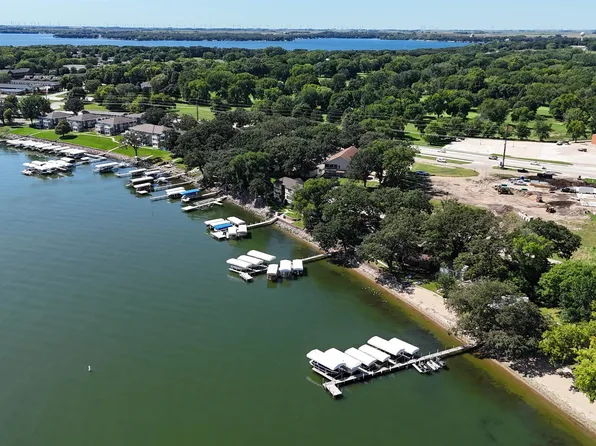 1280 Village Oaks Dr, Okoboji, IA 51355