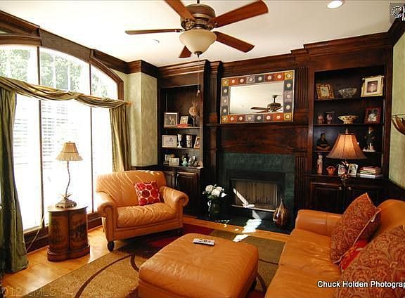 Formal Living with Built Ins