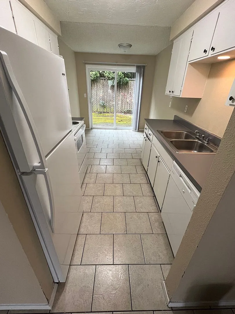 Meadow Creek Apartments — Photo 2