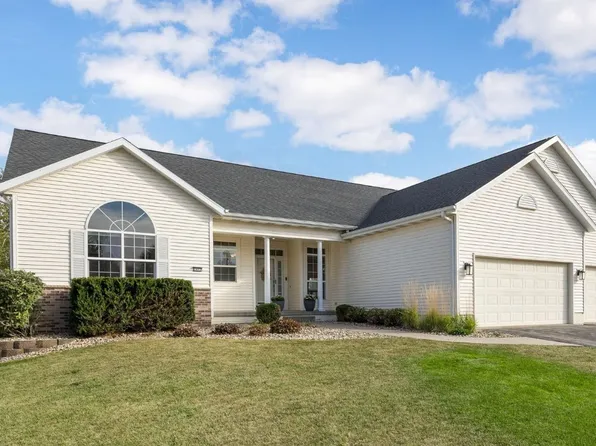 2417 Fox Trail Dr NE, Cedar Rapids, IA 52402