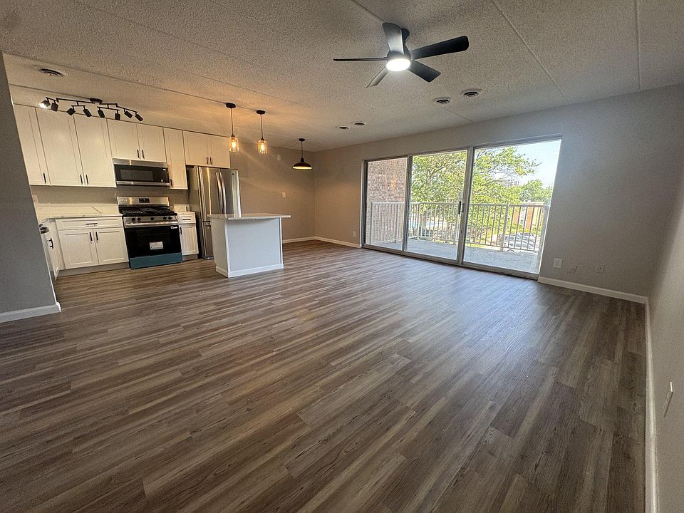 1st image of 2616 Redcoat Dr Suite 191